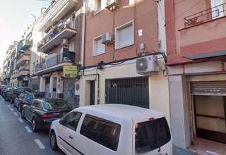 Commercial premise for sale in Moscardó, Usera, Madrid. 